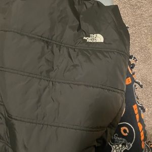COPY - Black north face puffer.